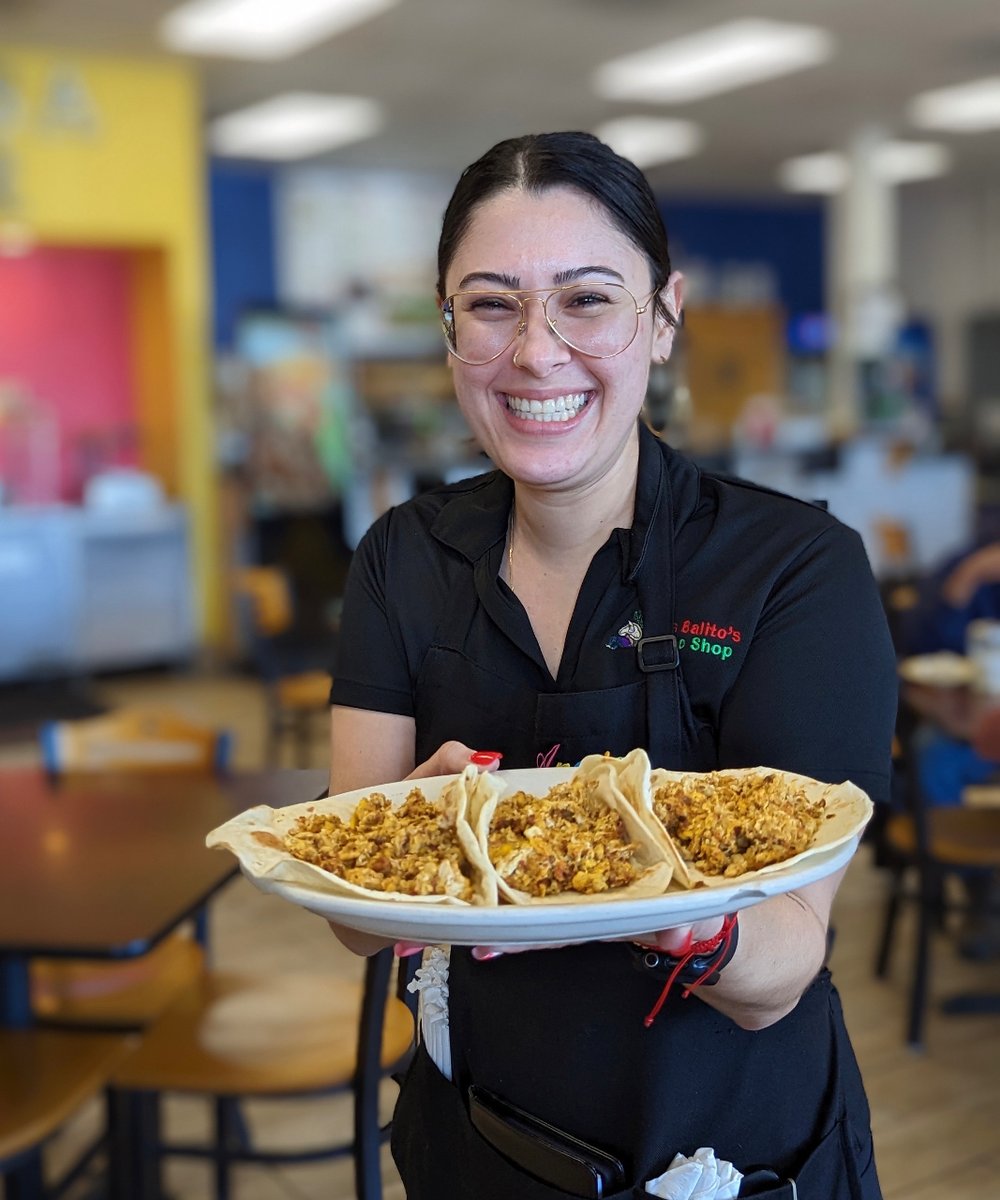 losbalitostaco's tweet photo. Happy Sunday!! We’re always happy to see you here! 🥰 

#sundayfunday #sundayvibes #tacos #local #smile #mexicanfood #foodie https://t.co/RjDYd6z4DL