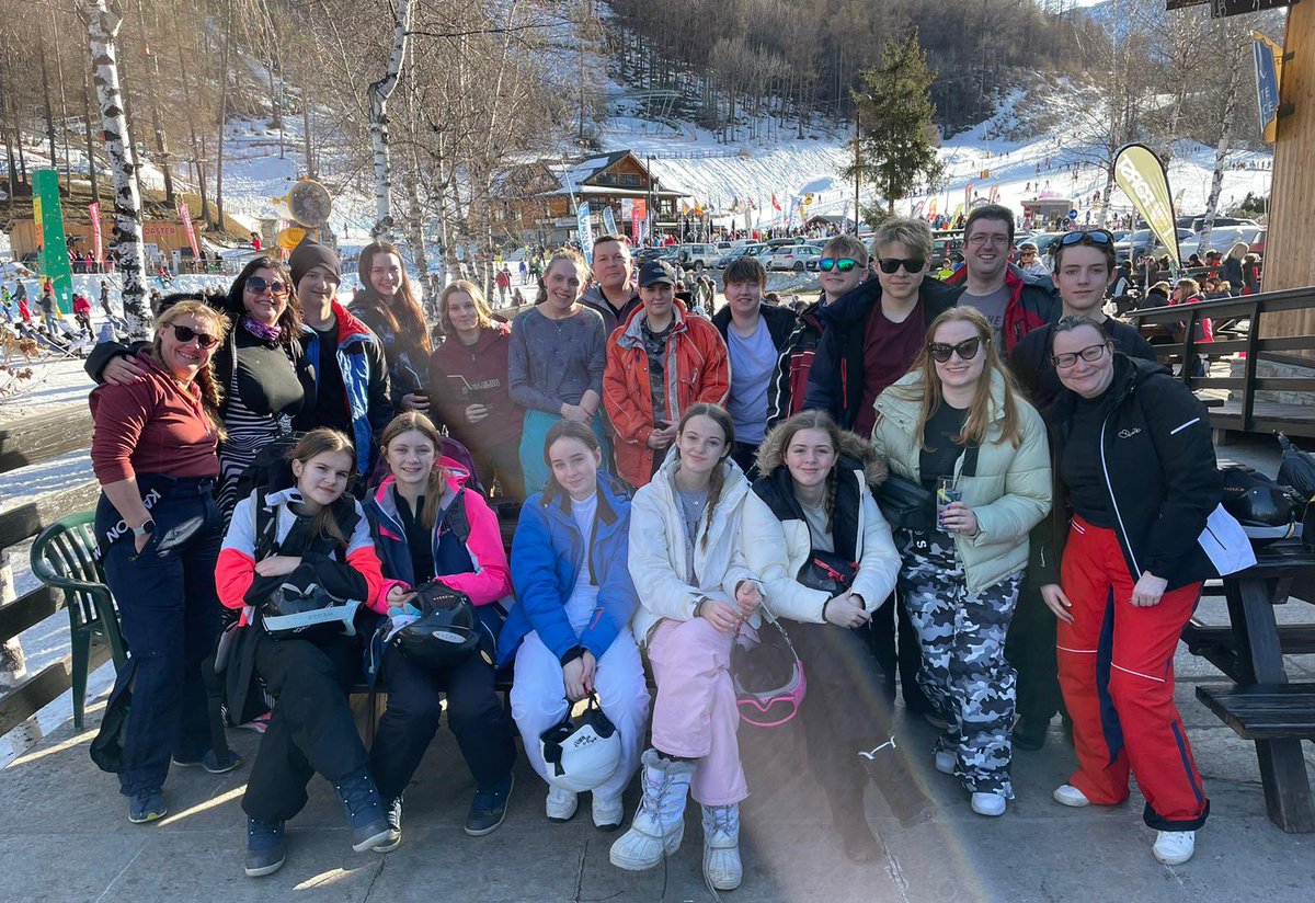 2ndMarple's tweet photo. Day one ski done and everyone smashed it https://t.co/6aLQfA1l1g