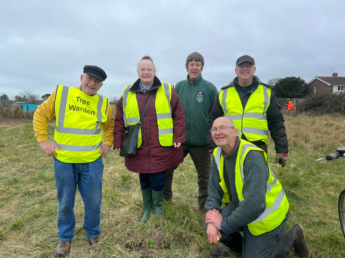 portsmouthtree's tweet photo. Our planting of a fruiting hedge, oak and hazel trees at Milton Locks Nature Reserve on 18 February went very well.  Supported by the Lord Mayor and Lady Mayoress of Portsmouth, the Leader of PCC, Cllr for Climate Change Portsmouth, Hantsiwwildlife Trust &amp; some 80 friends family. https://t.co/p9D1pfdtvO