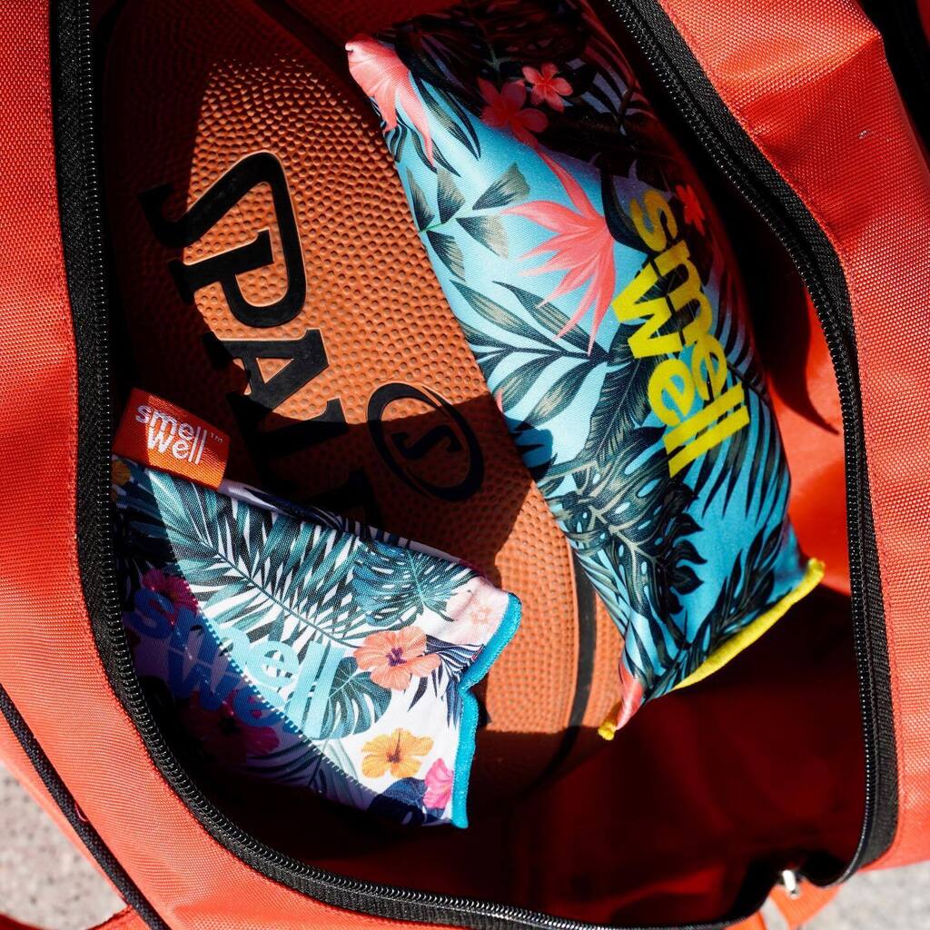 outqore's tweet photo. Keep your gym bag and goodies fresh and moisture free ✨ 
Use our @smellwell freshener inserts available in two sizes 
XL fresheners are recommended for bigger, shoes, helmets and all the other goodies that can cross your mind! 
PS we added the song cause the algorithm demand… https://t.co/D7prgjnHw8