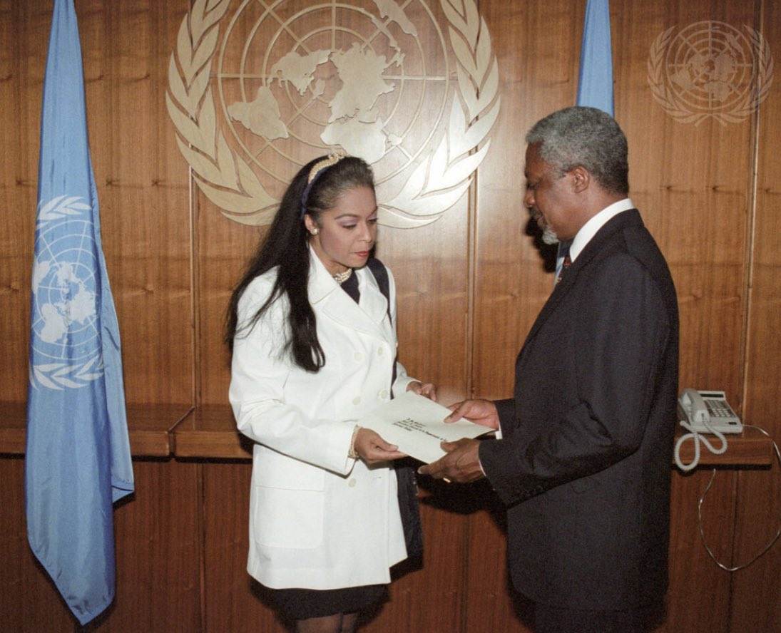 Nuestra Misión lamenta profundamente el fallecimiento de la Emb. Cristina Aguiar, 1ra. y única Rep. Perm. mujer de @RDenONU y promotora de la res. que declara el 25 de nov. como “Día Internacional para la eliminación de la Violencia contra la Mujer”. Paz a sus restos 🙏.