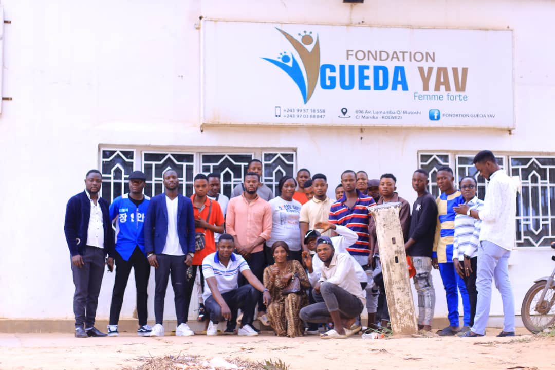 gueda18's tweet photo. Ça fait plaisir de retrouver les membres de la Fondation Gueda YAV , merci 🙏 https://t.co/DH4Ag4i8Y2