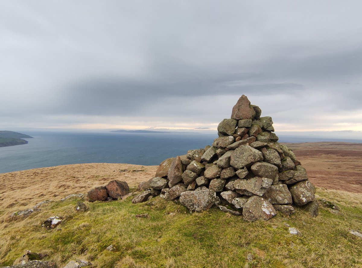 glens_runners's tweet photo. Up the #spudrun π₯ and on to the cairn at Carneil this morning for a view across to the Mull of Kintyre. Worth the wet feet π
#mountainrunning
#glensofantrim https://t.co/dyCXWqE5rs