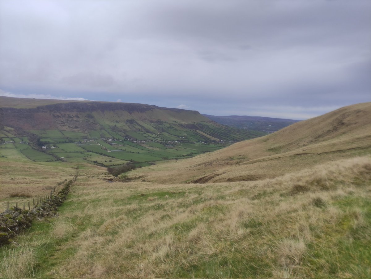 glens_runners's tweet photo. Up the #spudrun π₯ and on to the cairn at Carneil this morning for a view across to the Mull of Kintyre. Worth the wet feet π
#mountainrunning
#glensofantrim https://t.co/dyCXWqE5rs