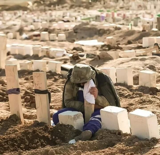 “Giden gidecek yer buluyor da, kalan kime sığınsın?”

Şair Sezai Karakoç