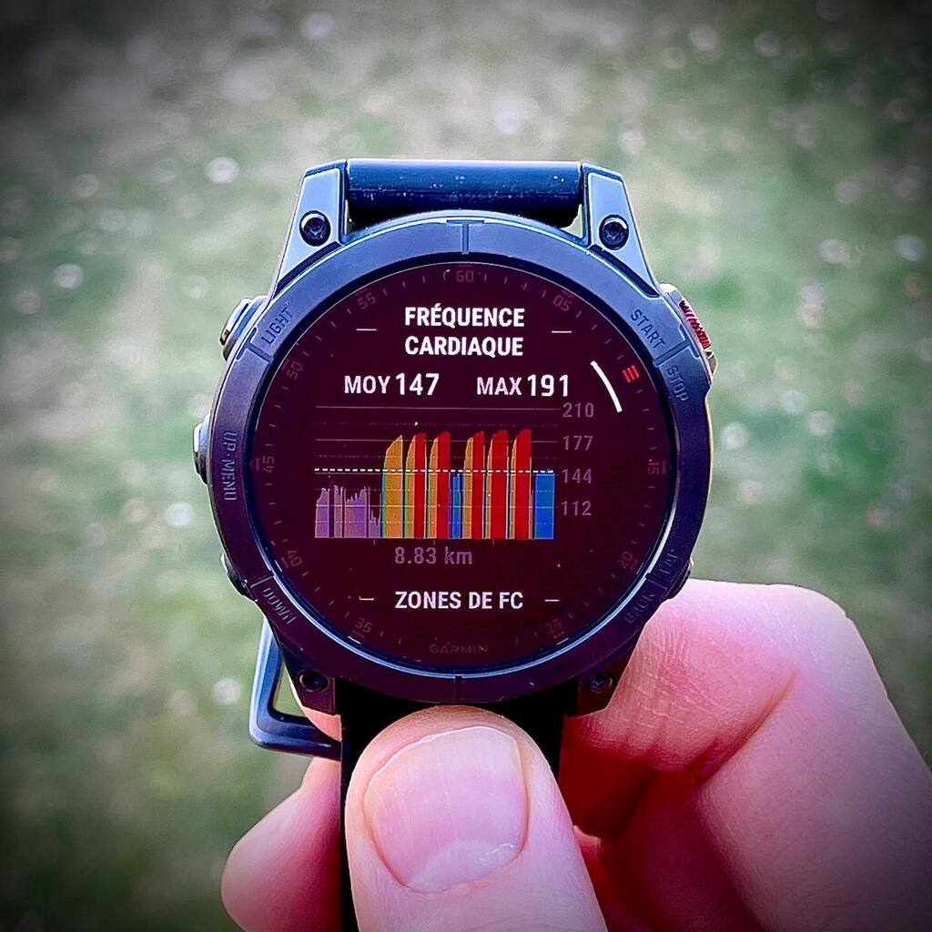 TriNakan's tweet photo. Il y a du rouge. Donc c’était une bonne séance 😅
.
.
.
#garmin #garminepix #garminepix2 #epix #epix2 #garminfrance #fractionné #entrainement #instarun #instarunfrance #nakanch https://t.co/AclSOzCcPJ https://t.co/v2azspz0XK