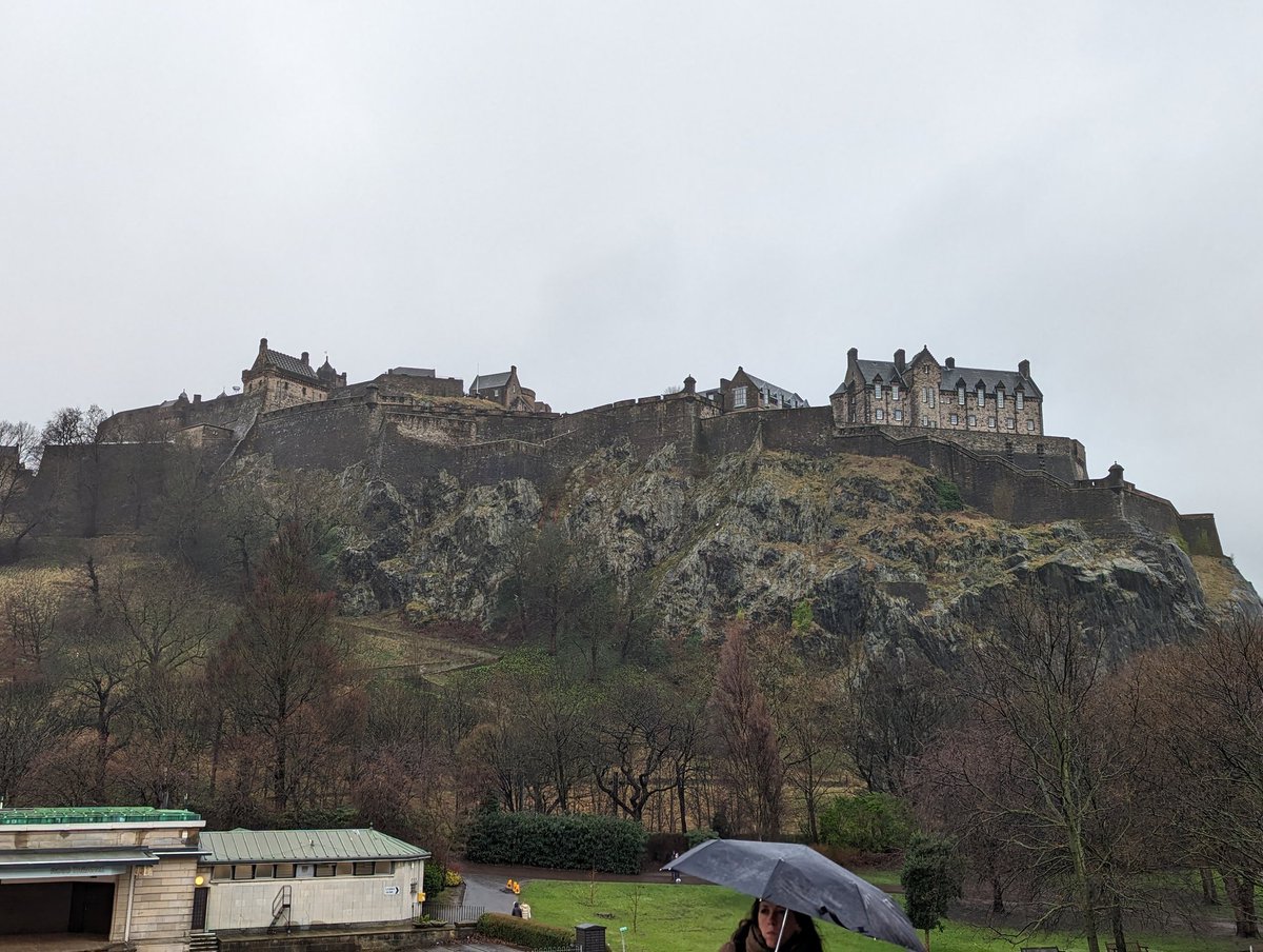 allons_yemily's tweet photo. Edinburgh always feels like home. Even more so with an open session at The Royal Oak, catching up with dear friends, and finding the @rscdsdancescot HQ! #keepitfolk https://t.co/nogs2gabxO