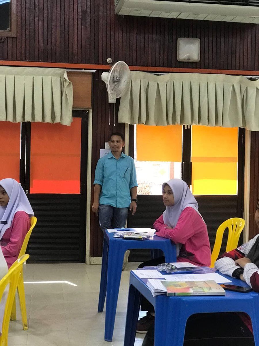 smsppscipp's tweet photo. Amanah terakhir bersama guru BM hari ini
Esok anak-anak Valiant akan menduduki peperiksaan SPM. 

Terima kasih kepada semua guru yang gigih berusaha tanpa mengenal erti lelah
Terima kasih kepada ibu bapa yang memberi sokongan tanpa henti https://t.co/31X5XP7S5X