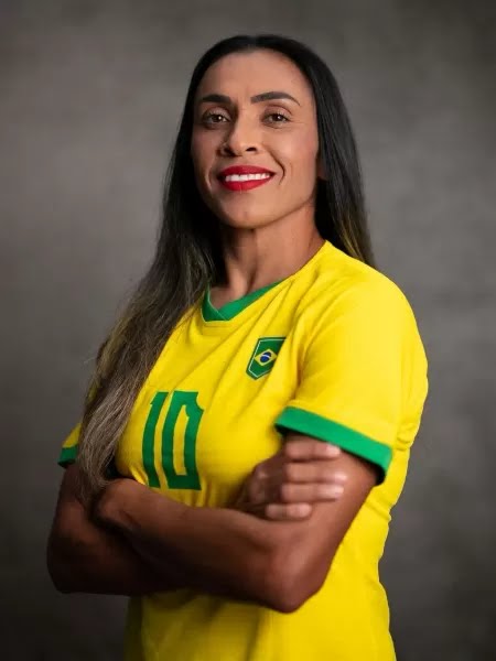 Corinthians's tweet photo. Hoje é aniversário da Rainha do futebol! 👸🏽🥳

Seis vezes eleita a melhor jogadora do mundo, Marta completa 3️⃣7️⃣ anos neste domingo (19)! 

Parabéns, Marta! 💜🎊

#ParabénsMarta
#VaiCorinthians https://t.co/W1ZK48AEzG