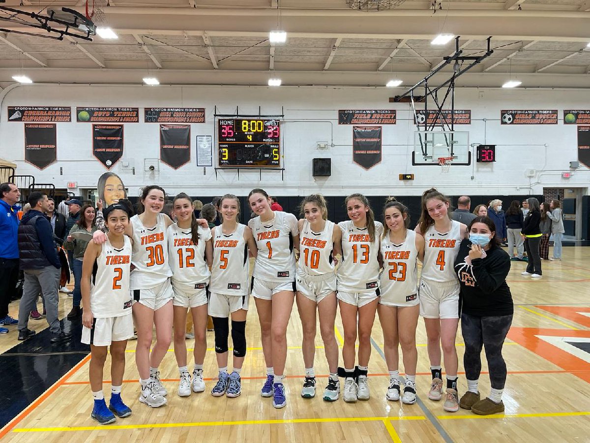 Our Tigers are moving on to the quarter finals with 35-33 win over Byram Hills!!! Tiger Pride!!! 🐅 🧡 🐅 Go Tigers!!! <a href="/CrotonAthletics/">CHUFSD Athletics, PE, and Health</a> <a href="/CHUFSD/">Croton-Harmon School</a>Super @CHUFSD