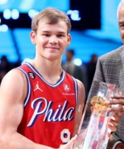 dc_leo10's tweet photo. Woke up this morning to the news that the kid from 'Stranger Things' won the NBA Dunk Contest. Wow. 😂
 #NBAAllStar  #DunkContest2023 #MattMcClung https://t.co/dFyCagtLWo