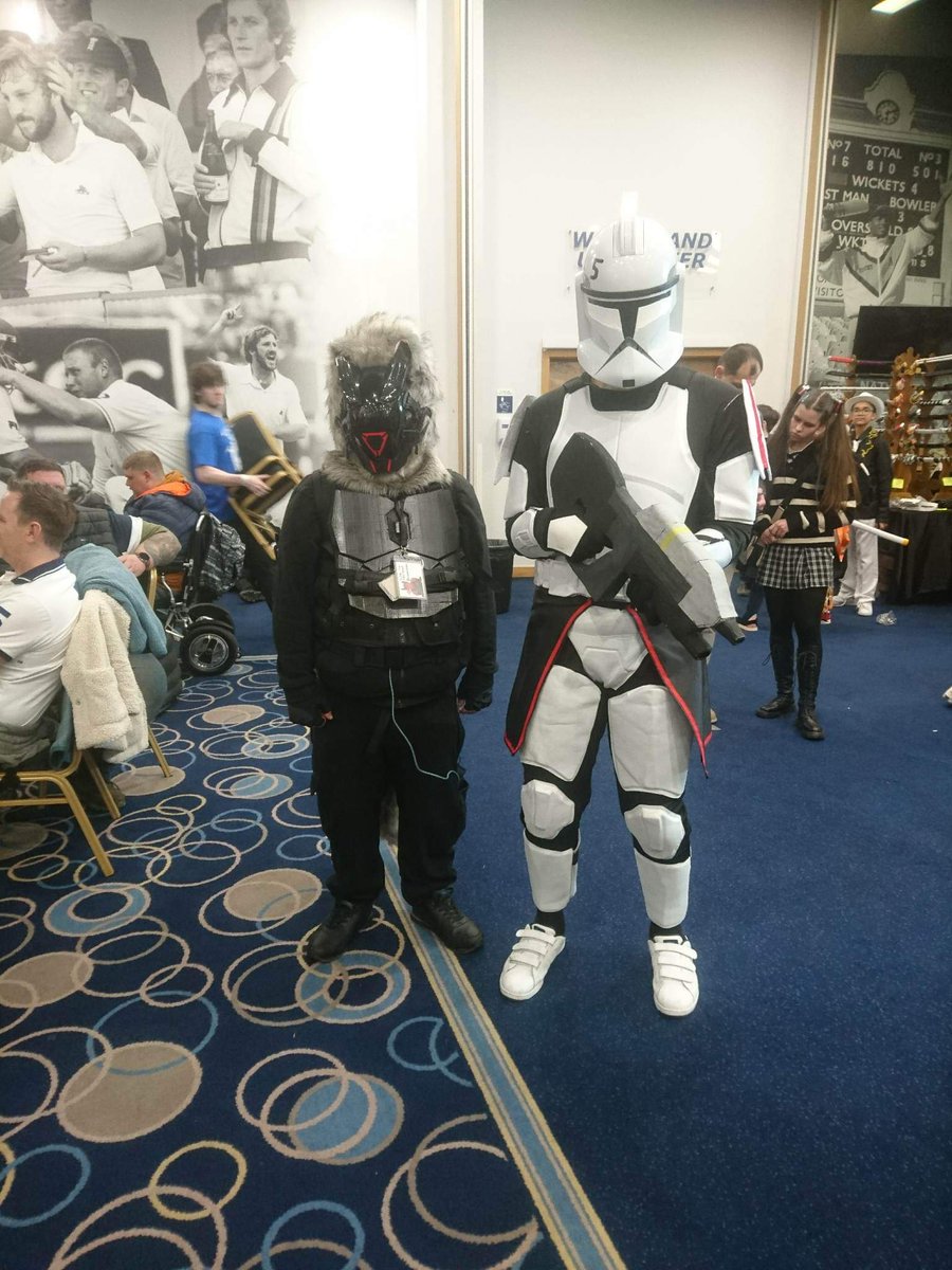 atomicfallout67's tweet photo. Pt 1/2 Whent to #birminghamanimeandgamingcon over the weekend as hijak the #protogen got any pics of me plz send me them #atomicfallout67 #furry #furryuk #furrypride #protogen #fursuit #anime #birmingham #birminghamanimeandgamingcon2023 https://t.co/DPtBXmZn0j