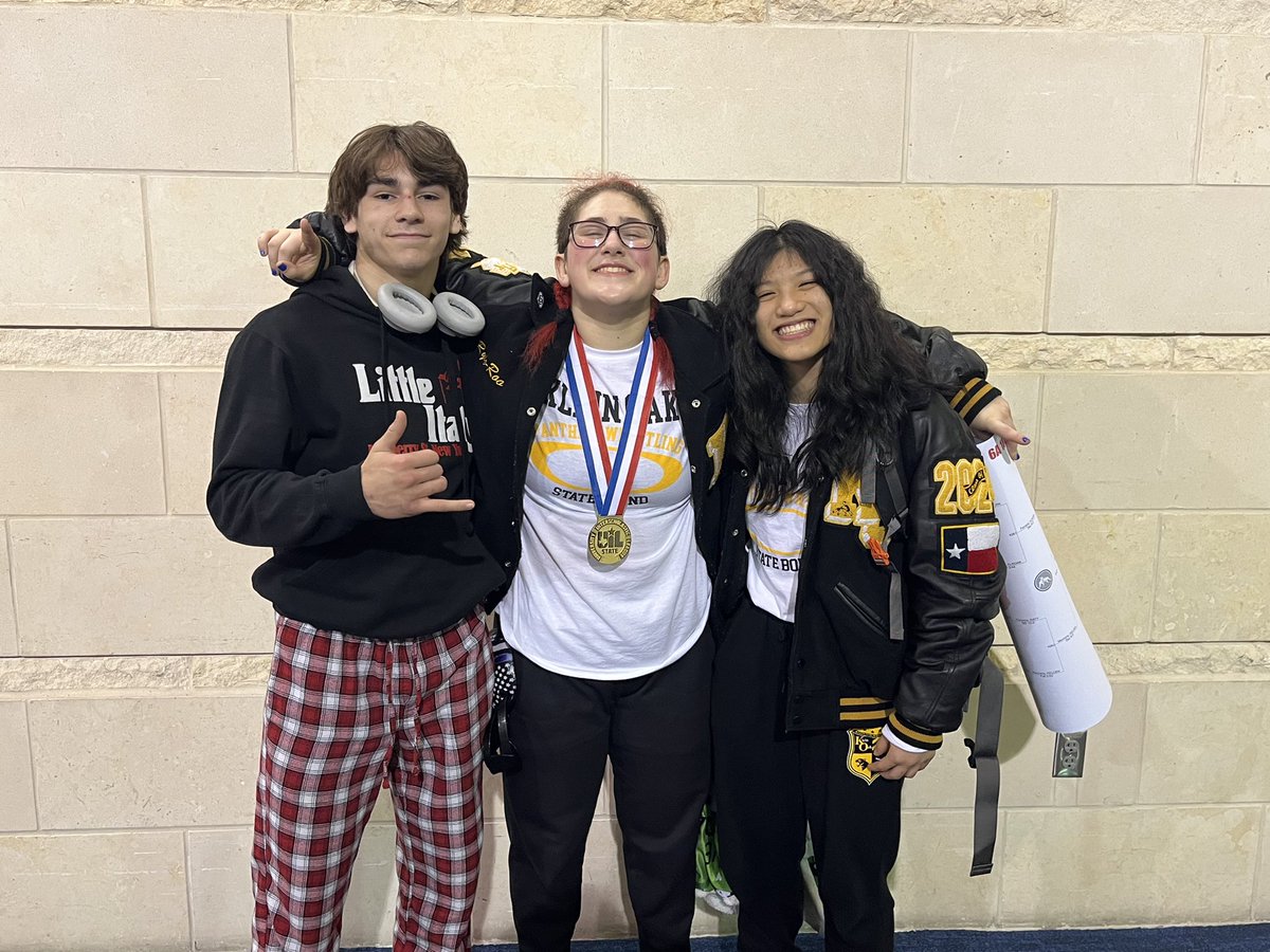 k_oakwrestling's tweet photo. What a day! #StateChampion #FINISH https://t.co/n1JwQhXEsm