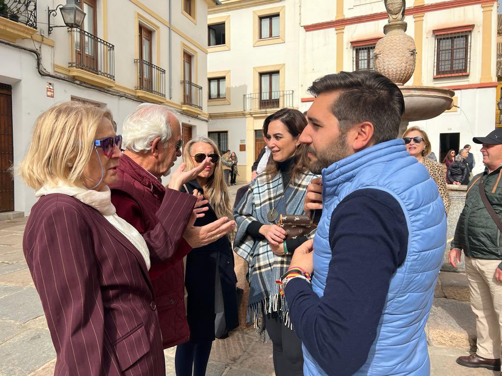 VOXCordobacapi's tweet photo. 🧑‍🎨 Para VOX la cultura se incluye en el proyecto de ciudad, debemos impulsar iniciativas como la puesta en valor de la Casa Julio Romero de Torres como Casa Museo.

🗣 @jimenayolanda: Seguimos trabajando para lograr el objetivo de cuidar y conservar nuestro preciado patrimonio. https://t.co/ZL1coqvm9l
