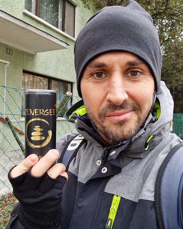 DopeManLaci's tweet photo. #ZENERGEE #moments Van a #fizetetthirdetés és van az #elégedett és #boldog #vásárló akinél nincs #jobb #reklám #győr #aZenERGIAitaL #magyartermék #egészség #finomság #minőség #cvitamin #magnézium #ginzeng #tea #lime #caipirinha #rum #zen #d1g https://t.co/qM2TBho6iX
