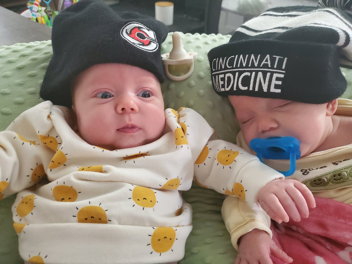 AndyVanThomasMD's tweet photo. The hats don't fit yet but the twins are already @CincyCyclones fans! https://t.co/LniF4oTVq0