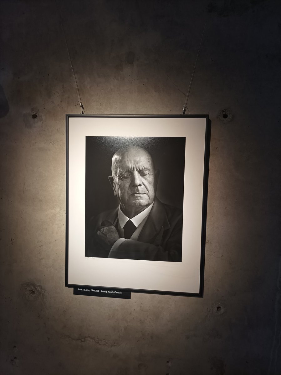 No niin, syytä juhlaan: tänään tulee kuluneeksi tasan 100 vuotta Jean Sibeliuksen 6. sinfonian ensiesityksestä ✨ Teoksen alkuperäinen käsikirjoituspartituuri löytyy Turun Sibelius-museosta 🎶🇫🇮 #JeanSibelius #Turku #Finland