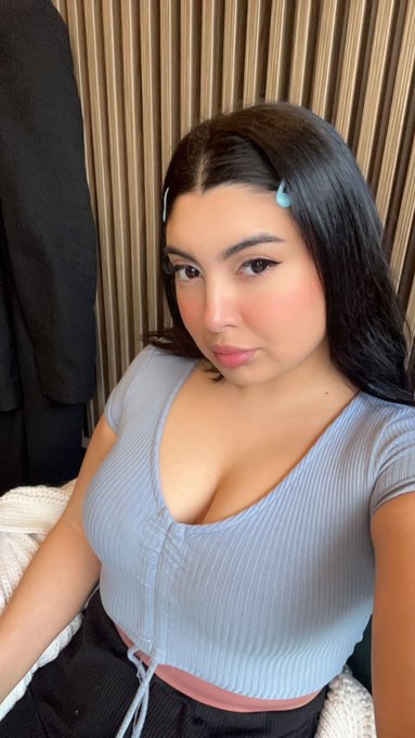 Vreau sa imi spui cele mai nebune fantezi pe care le ai si sa le facem una cate una 🔥 https://t.co/1