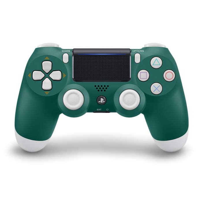 ShawnSandiego's tweet image. Bin zwar zu spät zur Abstimmung, aber bei mir sind es aktuell 6 (2x weiß, 1x Midnight Black, 1x Cosmic Red, 1x Galactic Purple, 1x Starlight Blue) &amp;amp; alle sind noch einwandfrei! 👍🏻

Bringt bitte einen DualSense im #AlpineGreen &amp;amp; PS1-Design raus &amp;amp; ich lege mir die auch noch zu. 🙇🏻‍♂️