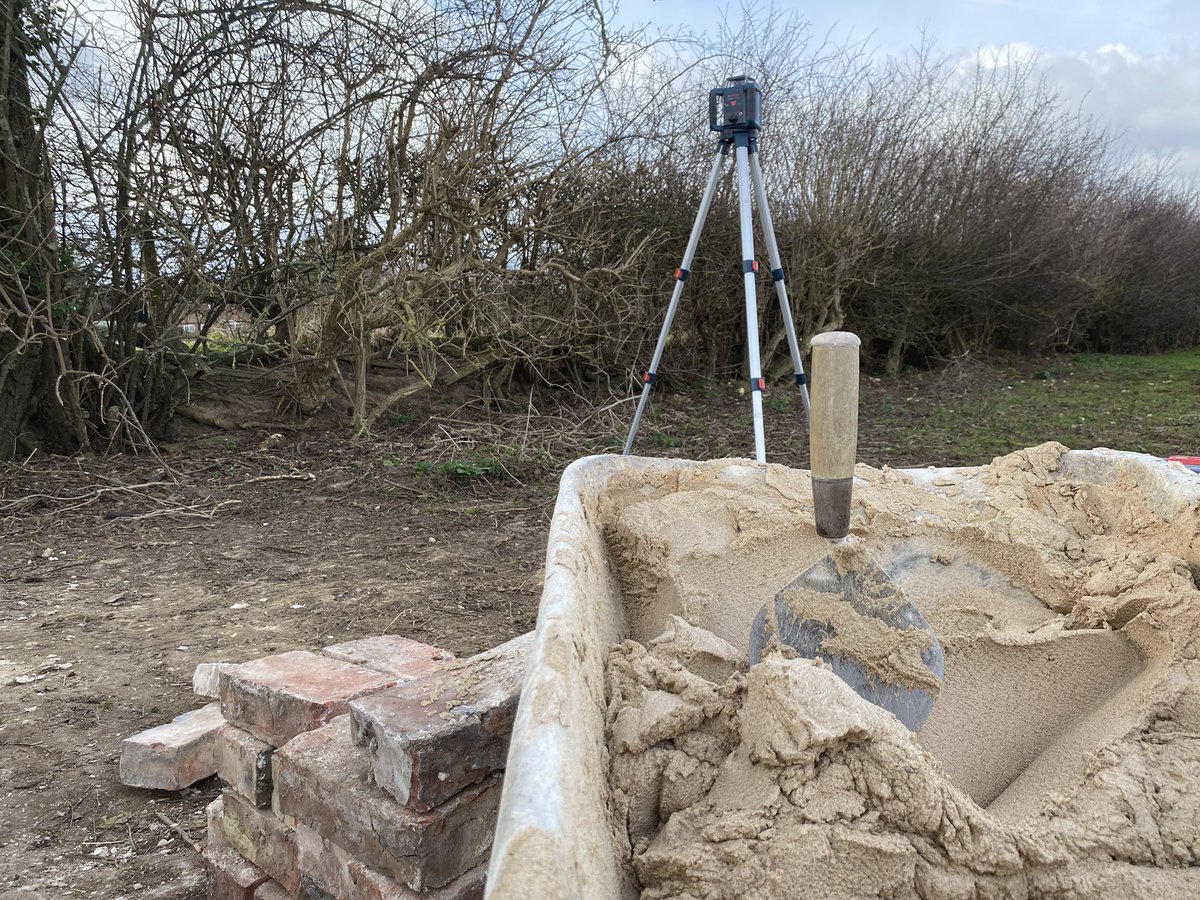 R_WBuilding's tweet image. #Bricks older than the hills. Can’t beat the #reclaim brick. Reclaims and #heritagebrickwork is a speciality of ours. #lincolnshirebuilder