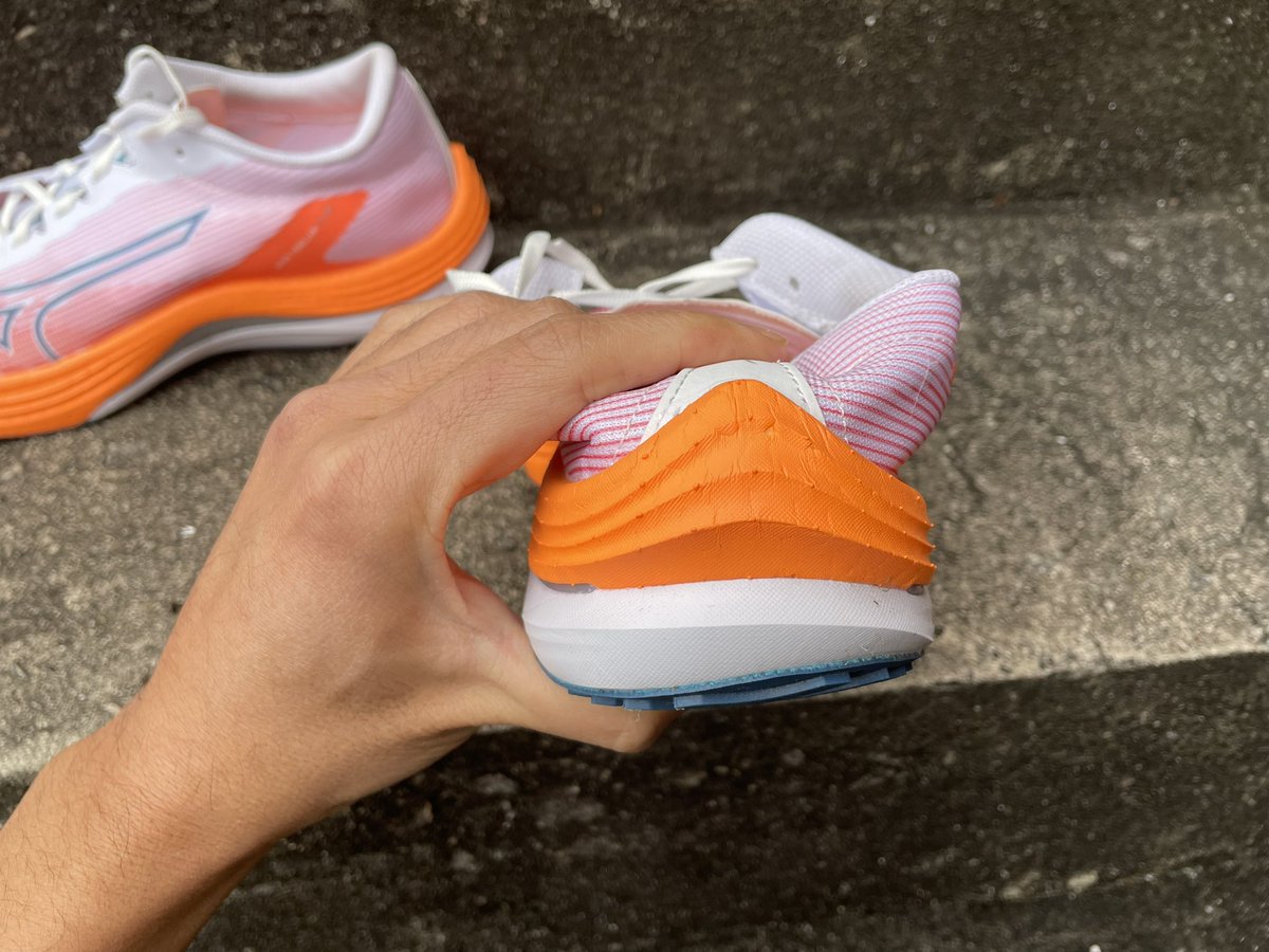 The <a href="/MizunoRunUSA/">Mizuno Running USA</a> Wave Rebellion Flash somewhat joins the long running racing shoe line as an uptempo, lightweight trainer that can play around with a little bit of everything. 

Learn more here: doctorsofrunning.com/2023/02/mizuno…