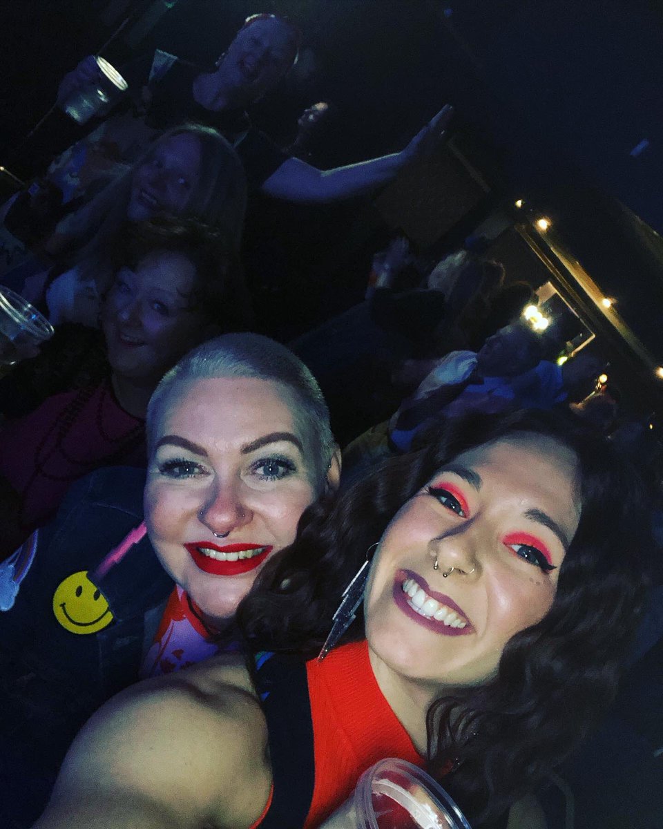 ActingfeverEm's tweet image. 80’s night ✌🏼⚡️✨🪩🥰🫶🏼