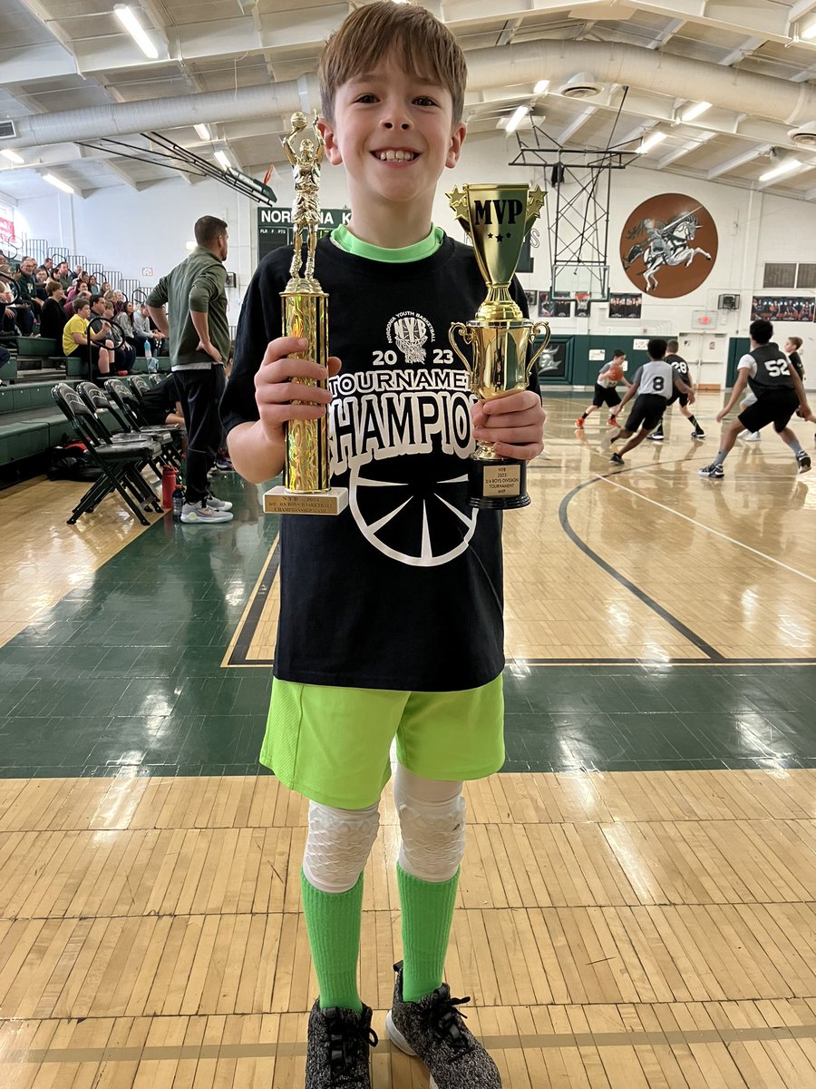 PlayNYB's tweet photo. Your 2023 NYB 3/4 Boys Division Tournament Champions - Team Dinovo

Team Dinovo 40 Team L Holmes 34

Tournament MVP - Jonathon Dinovo 

@JoeSuperintend1 
@NHillsNews 
@NordoniaSchools 
@NKnightsBoysBB https://t.co/VtfWaLLNqf