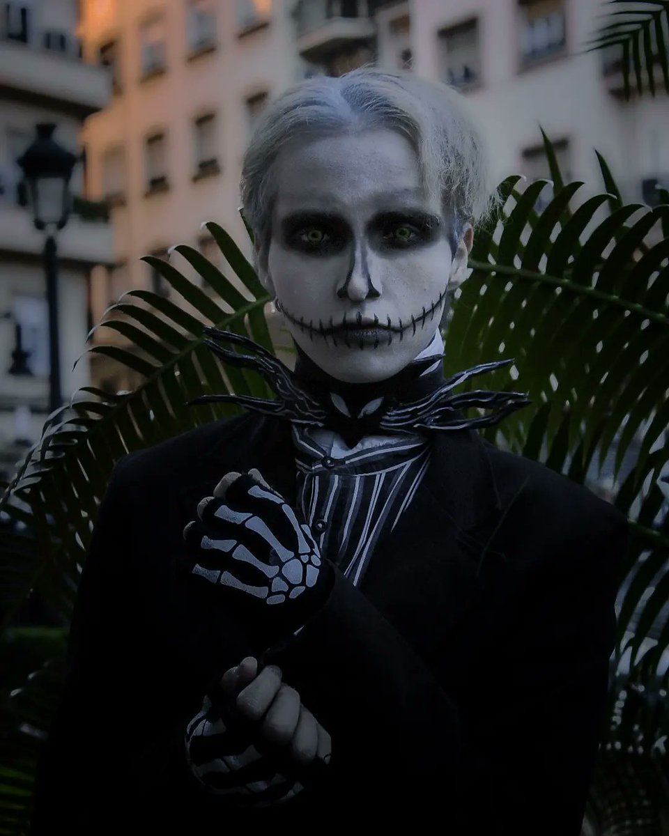 xmjnickx's tweet photo. Jack skeleton, me encantó hacer Cosplay de uno de mis pj favoritos de la infancia ( si os gustó darle un like y compartir que no cuesta nada, seguirme en ig para más cosplays) las demás las tenéis en mi ig @xsloanvcosplayx <3 #nightmarebeforechristmas #cosplayer #jackskellinton https://t.co/tviZLVX61H