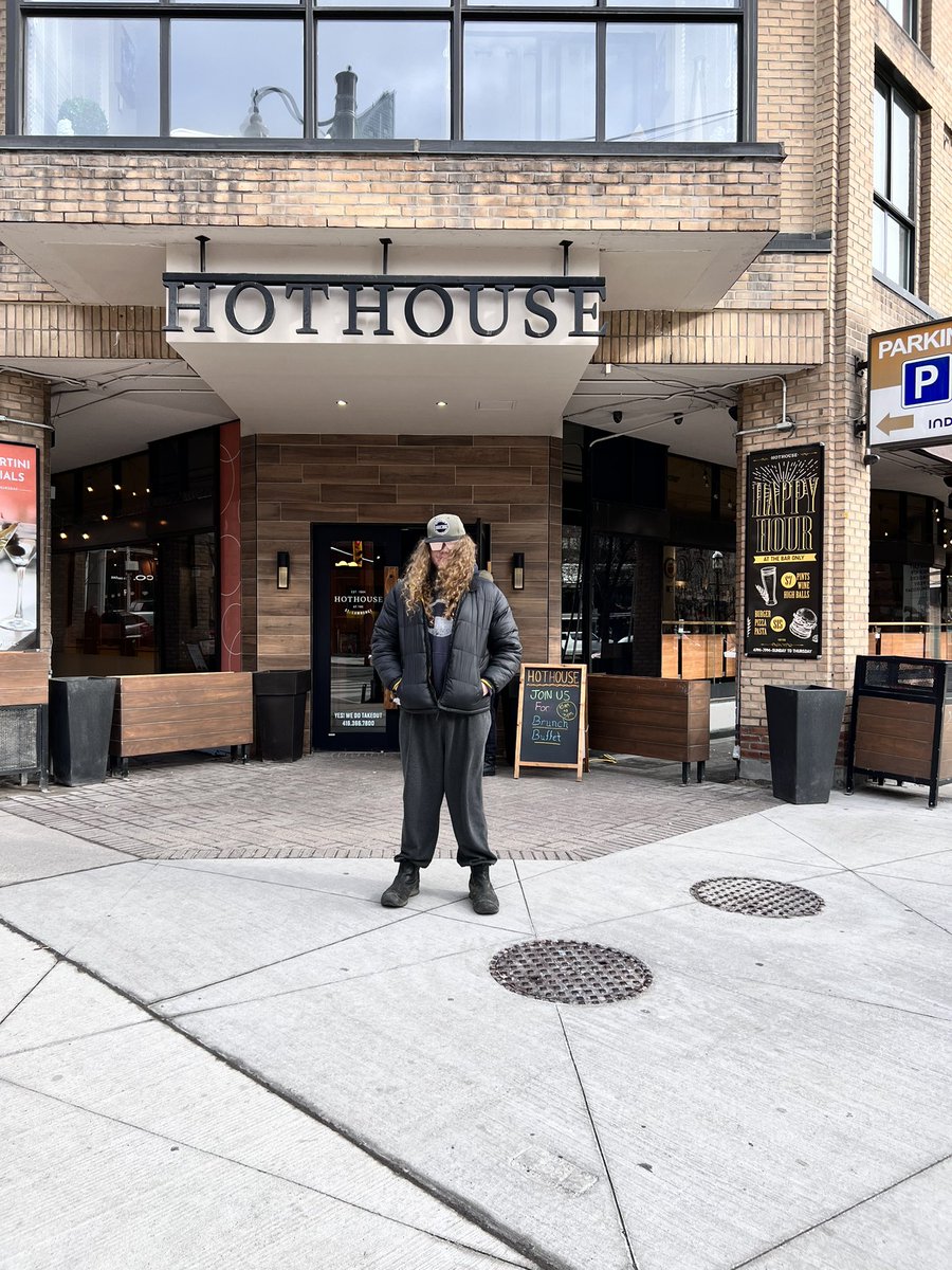 pjcsaszar's tweet photo. Brunch at Hot House Toronto. #boysgetaway https://t.co/GMADF2IUYN