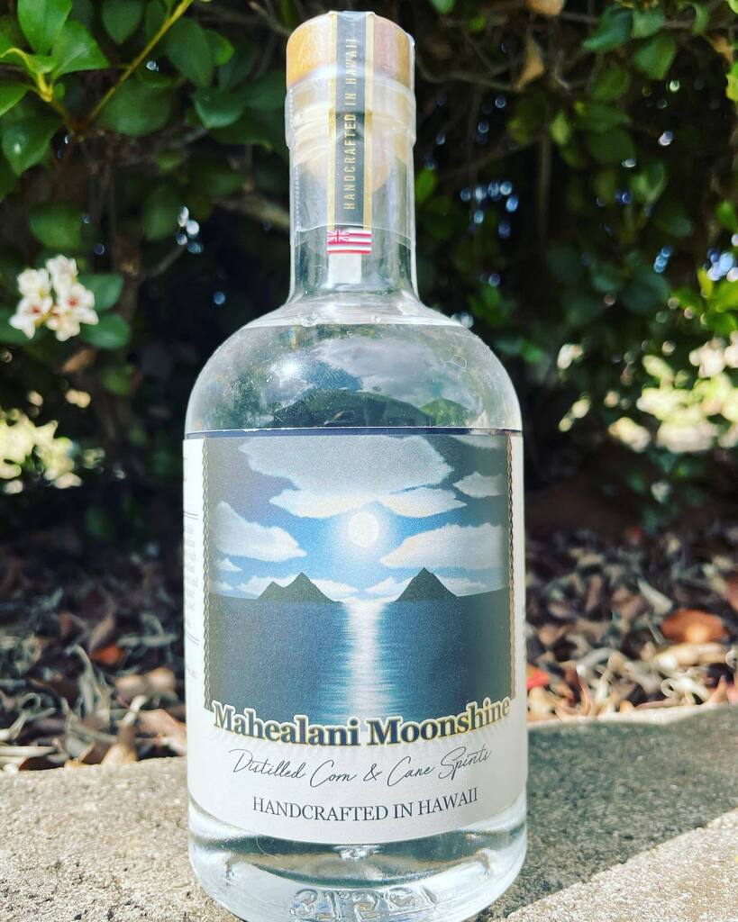 ctrlalthi's tweet image. #mahealani #mahealanimoonshine #moonshine #whiskey #oldpaliroad #hawaiianwhiskey #hawaiidistillery #koolaudistillery #ctrlalthi @koolaudistillery 🥃 instagr.am/p/Co28GTNyu9N/