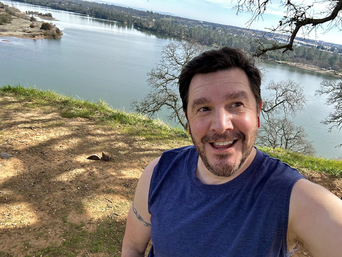 Excellent day for a hike!
#nature #getupandmove #hike #gayhiking #gay #Sacramento