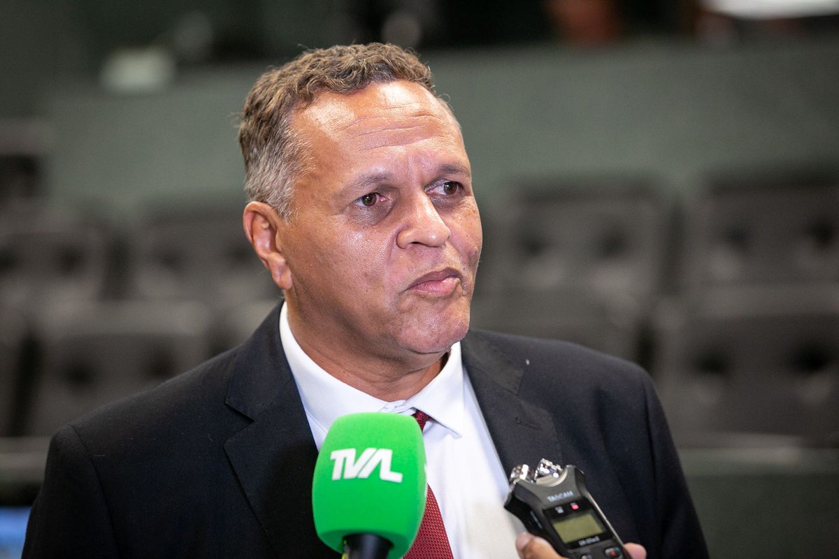 JairoMartinsofi's tweet photo. Esboço do projeto de lei de minha autoria foi apreciada pelo parlamentar Dep jairo Miotto- Sc. Aprovada por unanimidade na Assembleia legislativa e sancionada pelo governador agora é lei. Esport em Santa catarina https://t.co/gOelMOiONg