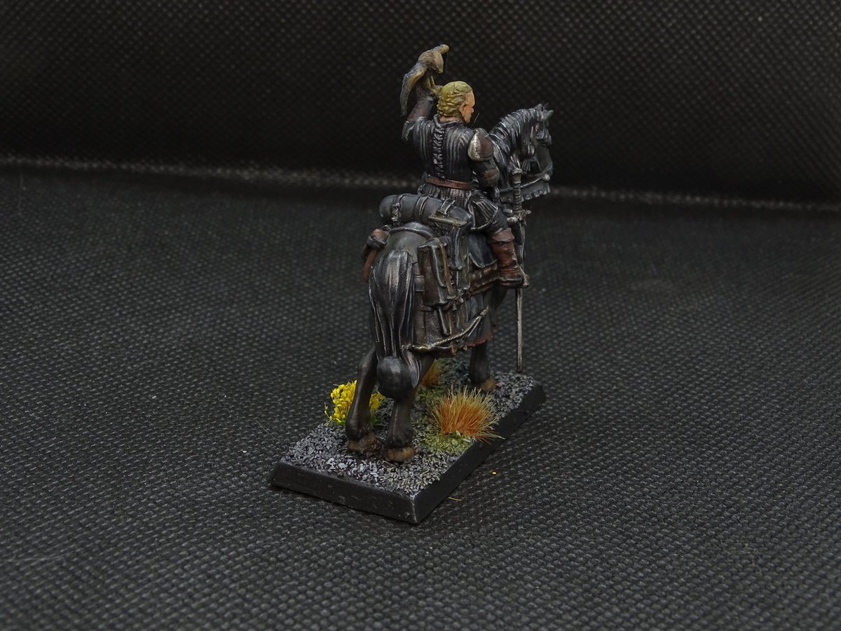 VonSpeek's tweet photo. Ya he hecho fotos en condiciones a mi último trabajo, Rutger Hauer en su papel de Capitán Navarre de #LadyHalcon, impresión 3D escala 28mm. https://t.co/MLcXR2D5bs