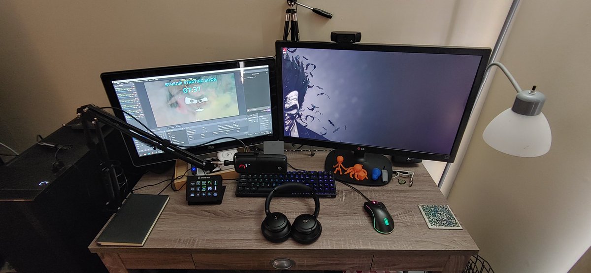 old__maple's tweet photo. All tidied up for tomorrows stream (12pm est) 😍 https://t.co/YXKO1lpUWH
#twitch #streamer #setup #elgatowave3 #logitechc920 #soundcorelifeq30 #streamdeck #obs #XboxSeriesX #residentevil2remake https://t.co/HOVsPhARzl