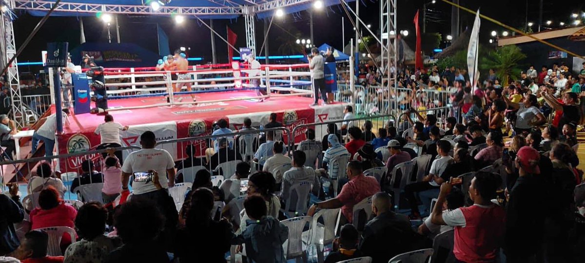 Familias que visitaron el bello Puerto Salvador Allende, disfrutaron de una espectacular Velada Boxística.
#NoPudieronNiPodran  #ManaguaSandinista  <a href="/FirmesP/">Firmes Por la Paz</a> <a href="/FransuaAragon/">francisco sanchez</a> <a href="/CarlosSCrew/">CarlosSCrew</a> <a href="/UvOscarreneme/">U.V oscar rene mejia</a> <a href="/mmedalfigueroa/">Maria De Los Angeles Medal Figueroga</a> <a href="/LUISALF52453744/">LUIS ALFONSO VASQUEZ BAEZ</a>