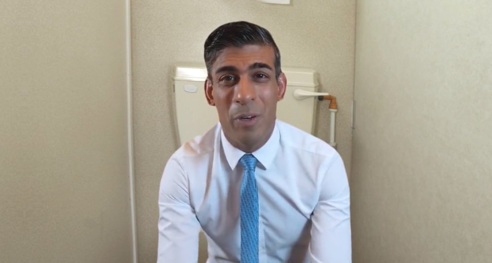 YouPoliticsUK's tweet image. Rishi is absolutely shitting himself that the data on the Vaccine Deaths and Harms is going to get out...