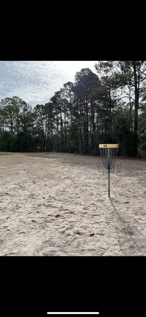 JordanD91691054's tweet image. Arrowhead Park is right next to the school #EDN330s23Tour #CommunityMapping #SilverLakes