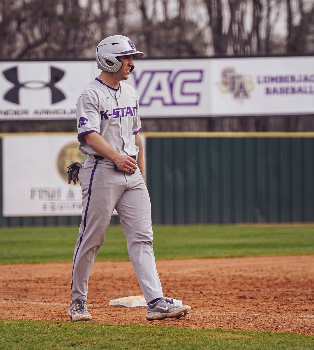 The 2 doubles with 3 RBI strut😤 ... Have yourself a day <a href="/BrendanTJones/">Brendan Jones</a>!

B5 | Cats 8, Jacks 6

#KStateBSB
