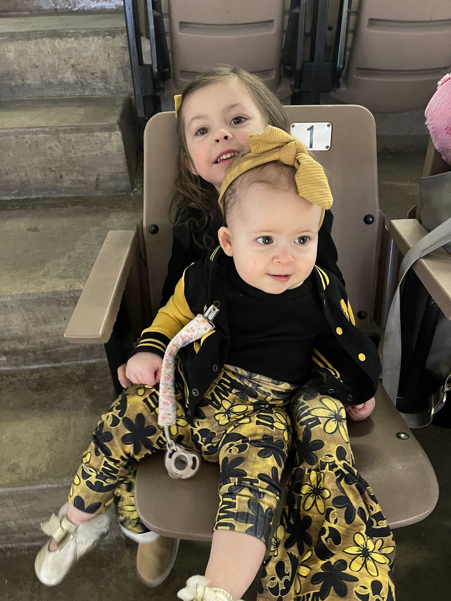 jroths2's tweet photo. These girls are ready to see Spencer Lee's last home match! #FightForIowa https://t.co/AiWOymZhCs