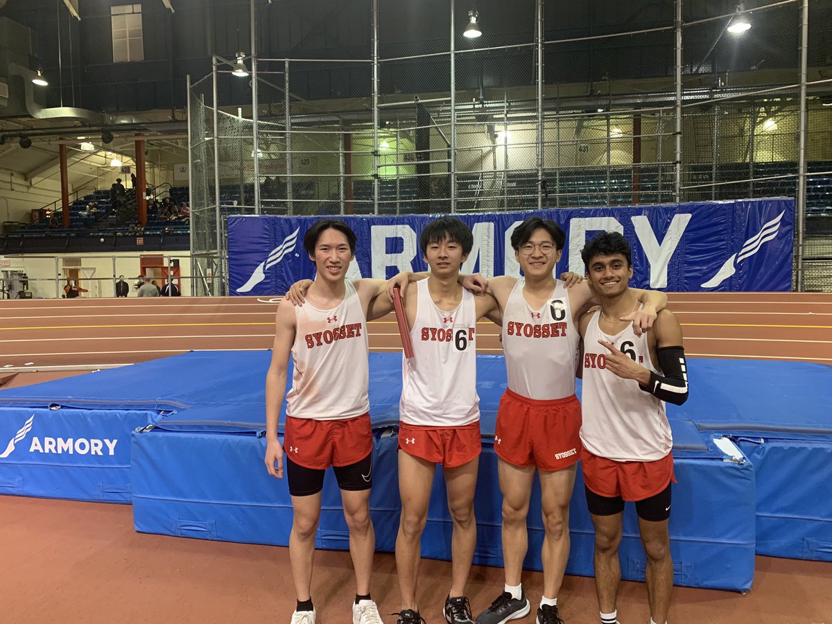 CoachCorette's tweet photo. Syosset 4x200 of LI, Naveen, Furukawa and Lee take 1st Place, break the school record and are now ranked #12 in the State with a time of 1:32:19.  
Nationals here we Come!
#syossetbraves #armory #prenationals https://t.co/AQTu4mcaRs