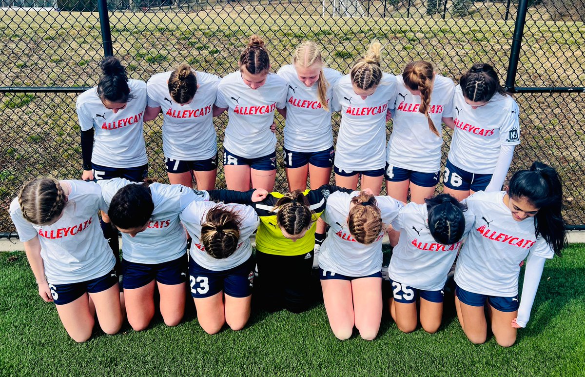 Gracehogan_sac's tweet photo. @sideline_soccer 
@AlbanyAlleycats  
#Gamedayhair

Great day 2 at the Penn Fusion Girls Showcase. Looking forward to our final tournament game tomorrow. https://t.co/fkpTHVEl4U