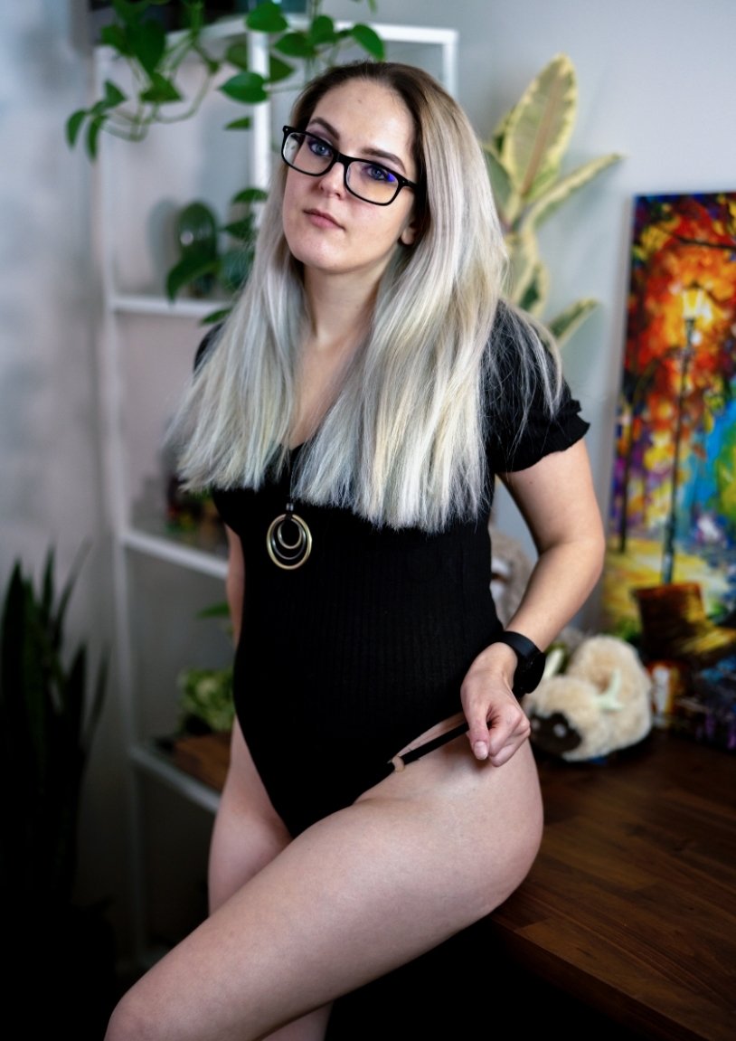 Venalis21's tweet image. Flynn used Naughty Photo Shoot.
It was super effective...