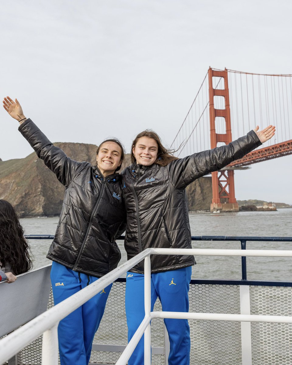 UCLAWBB's tweet photo. The Blue &amp; Gold had to go see the Golden Gate Bridge! 🌁

#GoBruins https://t.co/tmSAYgFtFZ