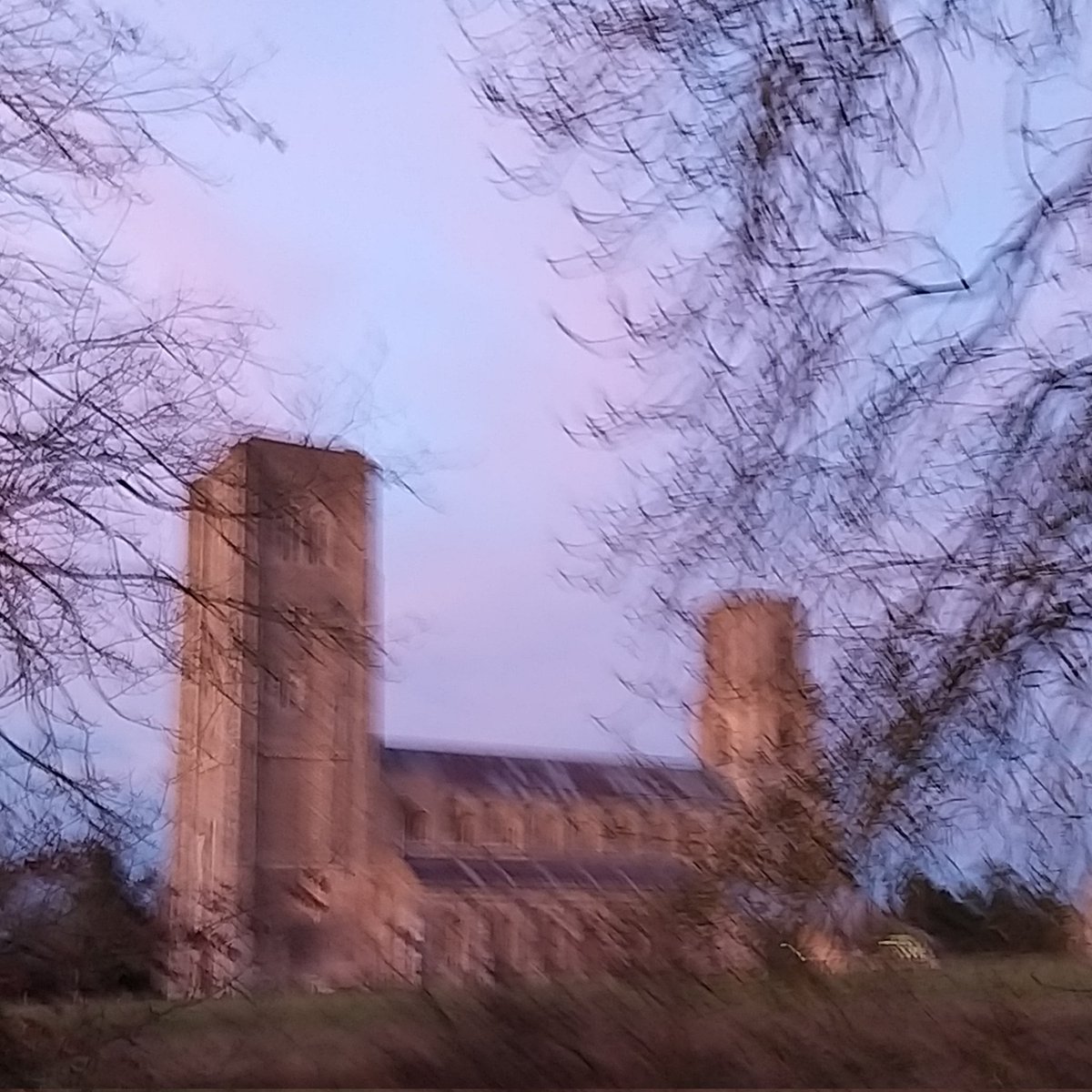 jfmwym's tweet photo. Spotted these Beautiful Parish Churches during my cycle ride around #wymondham today. ##Southnorfolk. #Wymondham #Hingham #Hardingham https://t.co/yldPcwr3zQ