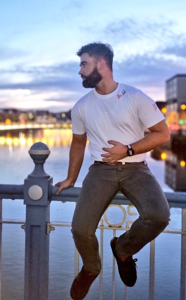 deric_tv's tweet photo. Stretch in the evenings🙏🏽🇮🇪 https://t.co/M9UHCasSeX