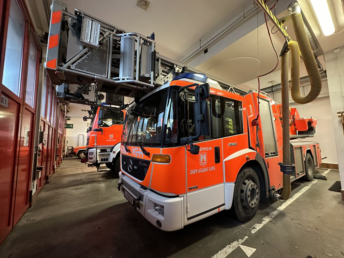 A look at some of the apparatus at the #Linz fire brigade in Austria. Spent a great morning visiting with these #firefighters and learning about the Austrian fire service. #linzaustria