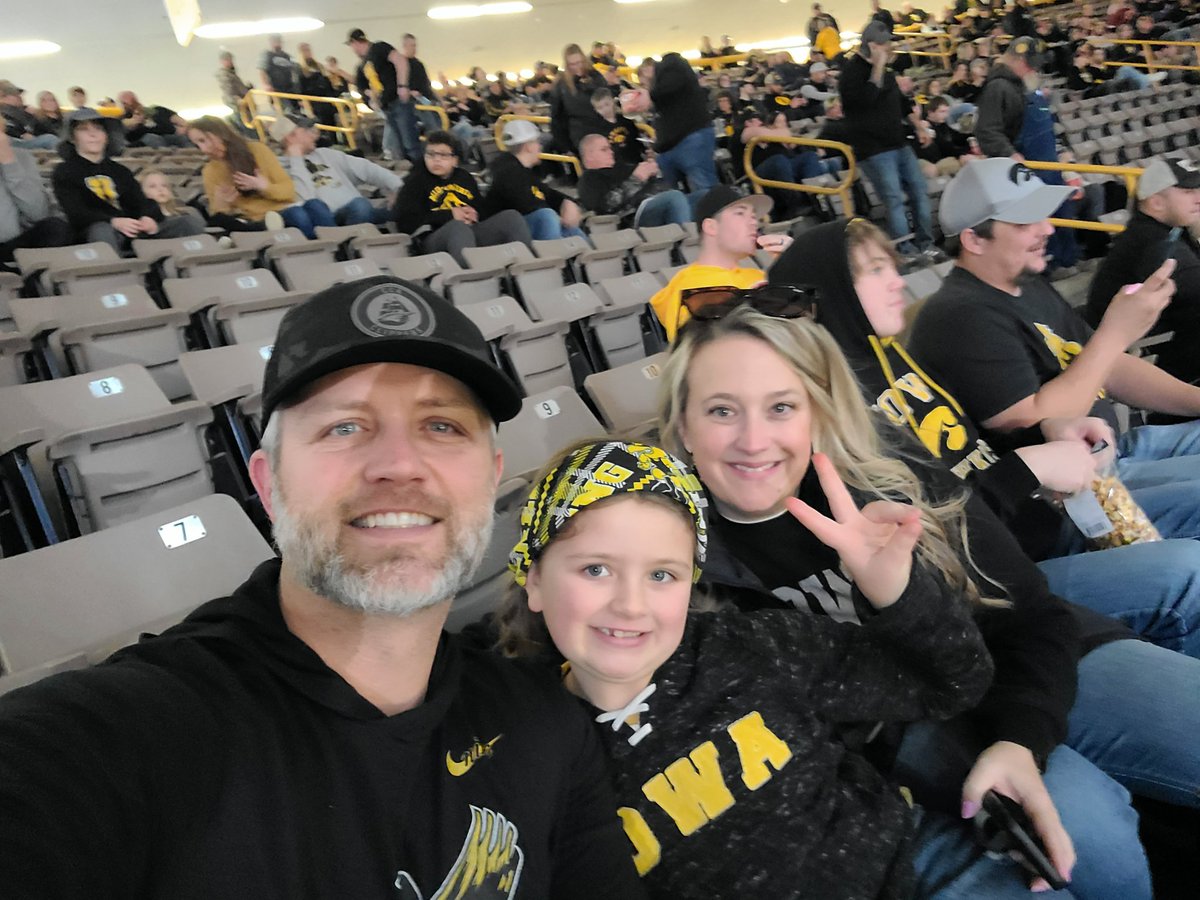 @hawkeyewrestling Senior Day! #gohawks  #FightForIowa #Iowawrestling #spencerleeforpresident!!