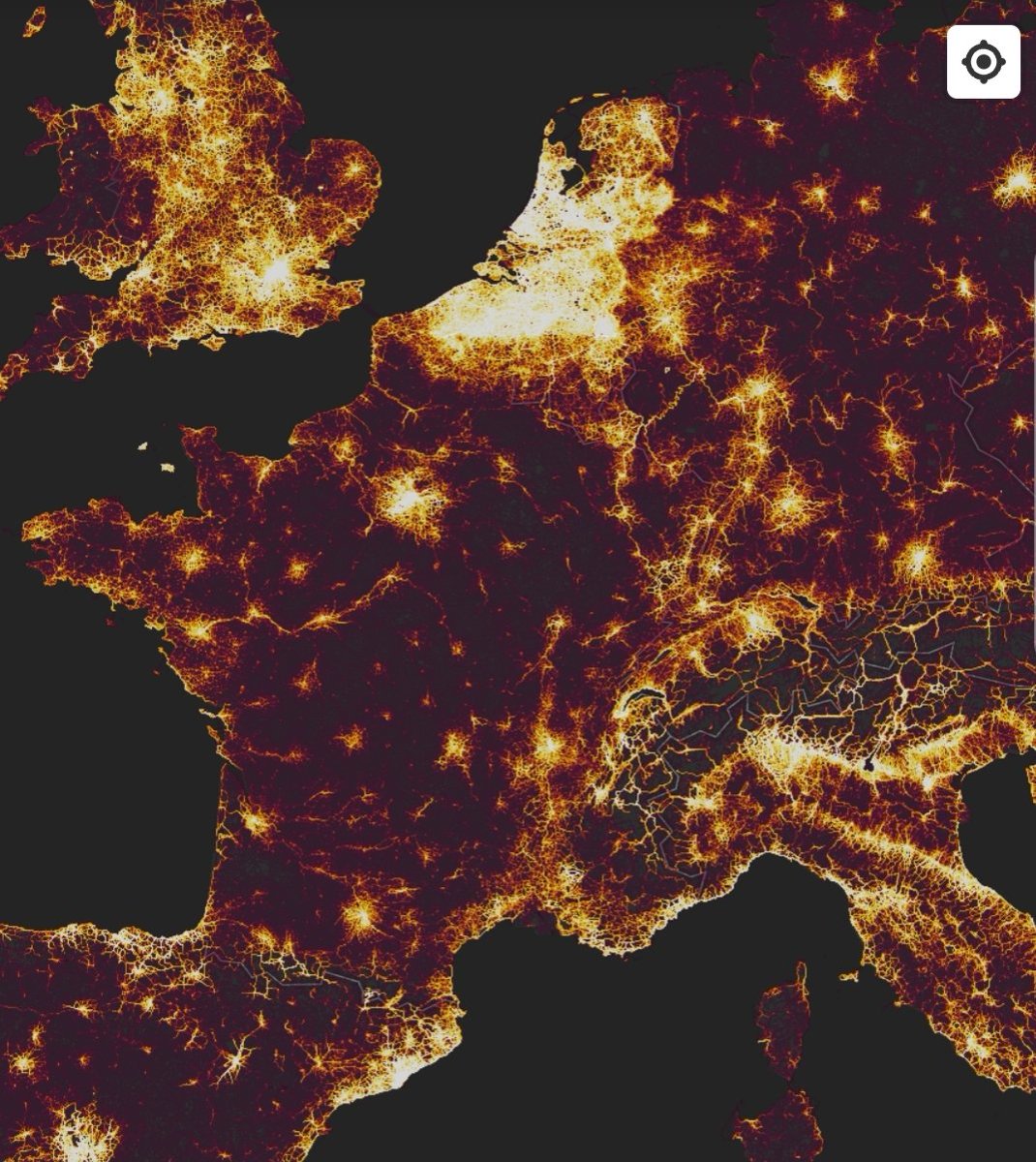 Édifiante heat-map qui montre l'intensité des déplacements à vélo, il y a encore de la marge de progression en France 
<a href="/LCyclable/">Stein van Oosteren</a> <a href="/SecVelo/">Vélo Sec 🤺</a> <a href="/ChoisirLeVelo/">Choisir Le Vélo</a> 
strava.com/heatmap#4.93/4…