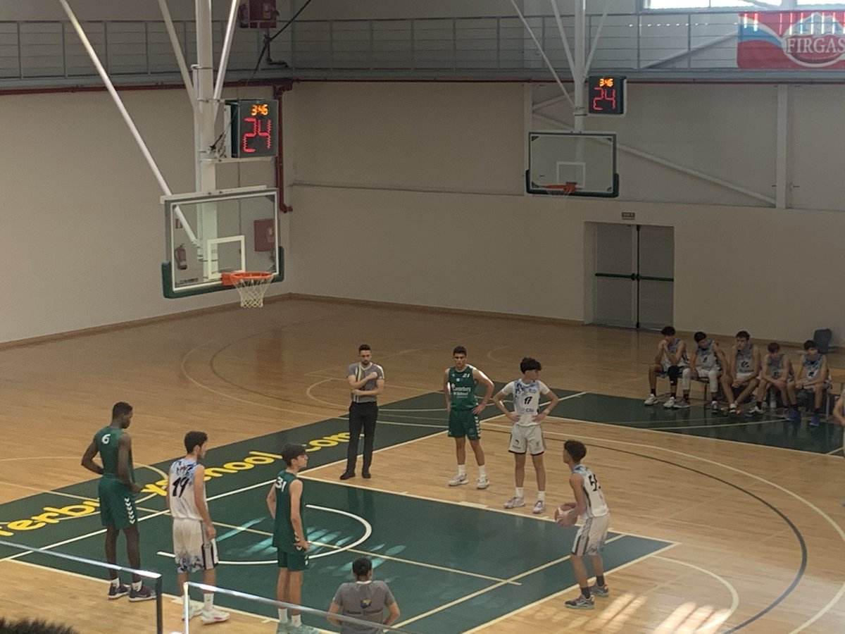 RaluyJavier's tweet photo. Gran partido #FinalCopaACB Uno no deja de prestar atención al deporte profesional, por su influencia en el deporte base y por la presencia de menores en el mismo. Pero me siento más identificado con la base, identidad propia, muchas carencias y menores en un mundo de mayores https://t.co/5DpEzeFq8G