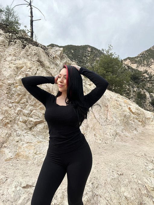 Yesterdays hike&hellip;⛰️🥾🌳❤️ https://t.co/X7aTn4ZZWw